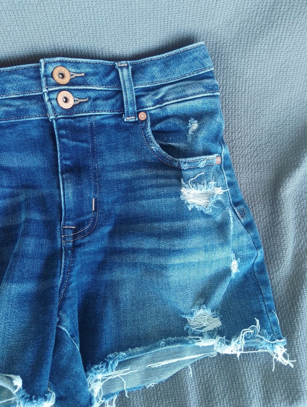 Edgely Shorts - Picture 3 of 6